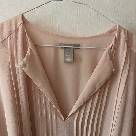 Selling pale pink dress, buttons at neck and sleeves, belt - Picture 4 of 4